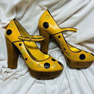 Never worn Sam Edelman yellow polka dot leather mega platform 5” heels! Size 10M